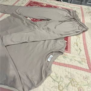 This is a brand new set XL very soft, made well, long sleeve top and bottoms